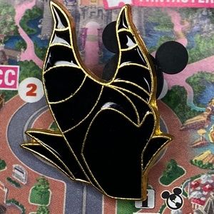 Disney Maleficent Villain Sleeping Beauty Headpiece black gold pin 2012